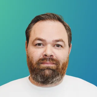 Jimmy Hoareau, CRM Data Manager chez Charik